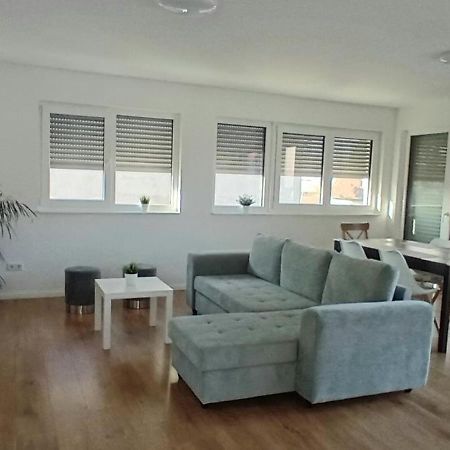 Neubau Appartement Mit Terasse, Privater Eingang,Parkplatz,Kueche Fürth Kültér fotó
