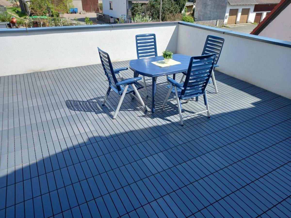 Neubau Appartement Mit Terasse, Privater Eingang,Parkplatz,Kueche Fürth Kültér fotó
