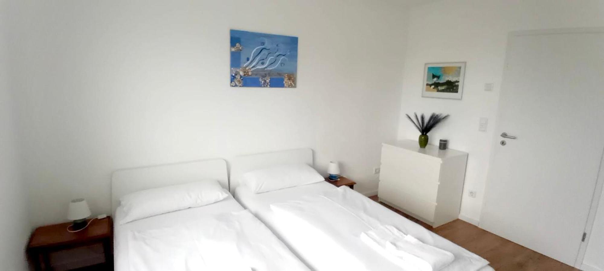 Neubau Appartement Mit Terasse, Privater Eingang,Parkplatz,Kueche Fürth Kültér fotó