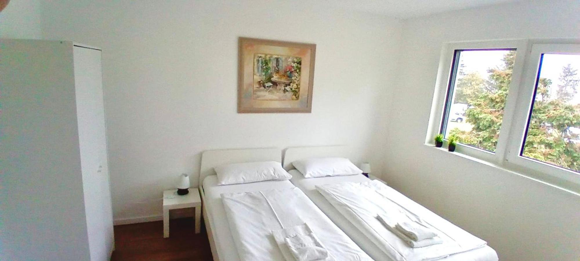 Neubau Appartement Mit Terasse, Privater Eingang,Parkplatz,Kueche Fürth Kültér fotó